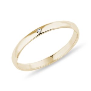 Minimalistický zlatý prstýnek s briliantem KLENOTA