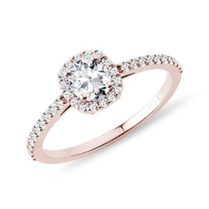 Diamantový zásnubní prsten halo v růžovém zlatě KLENOTA