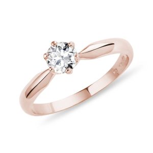 Zásnubní prsten s briliantem v růžovém zlatě KLENOTA