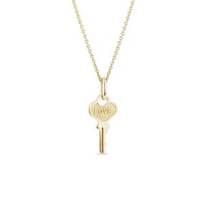 Zlatý náhrdelník klíček s nápisem Love KLENOTA