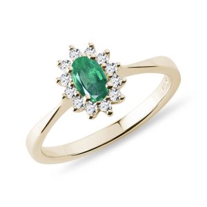 Zlatý prsten s oválným smaragdem a brilianty KLENOTA