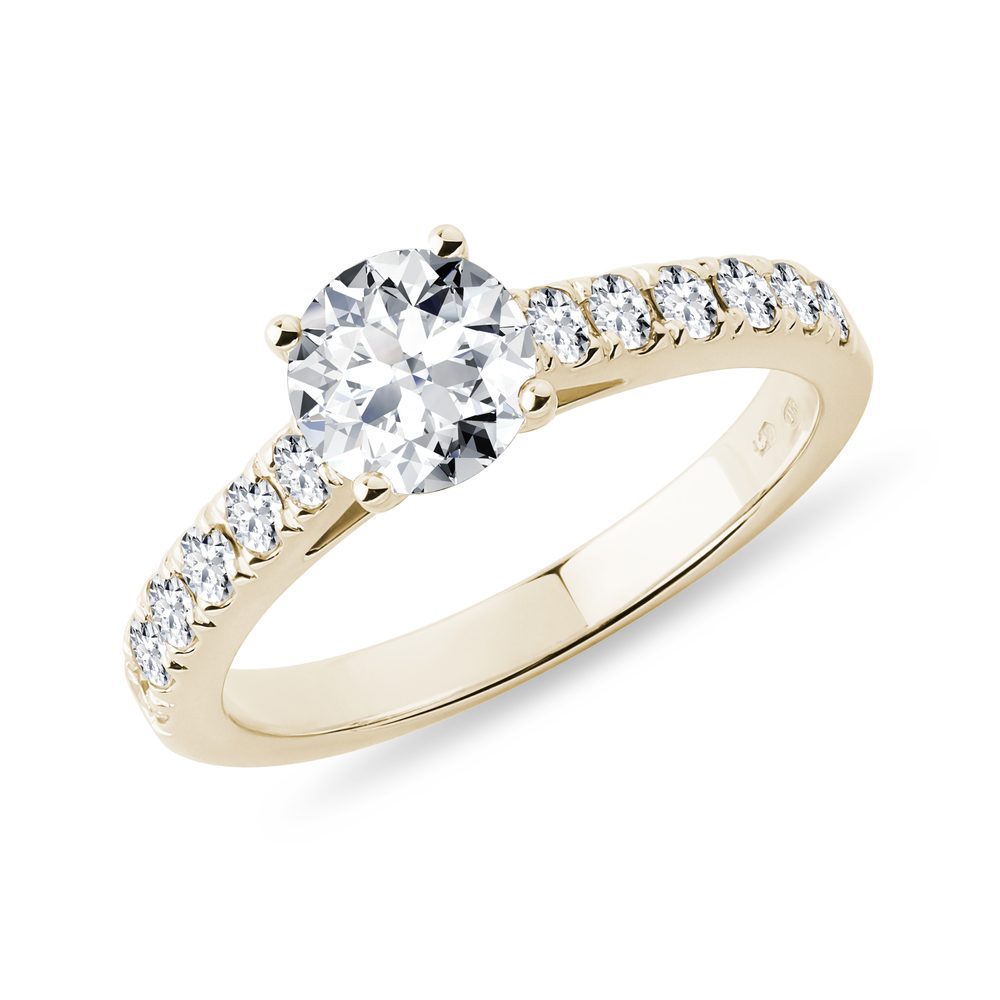 Luxusní zásnubní diamantový prsten ze 14k žlutého zlata KLENOTA